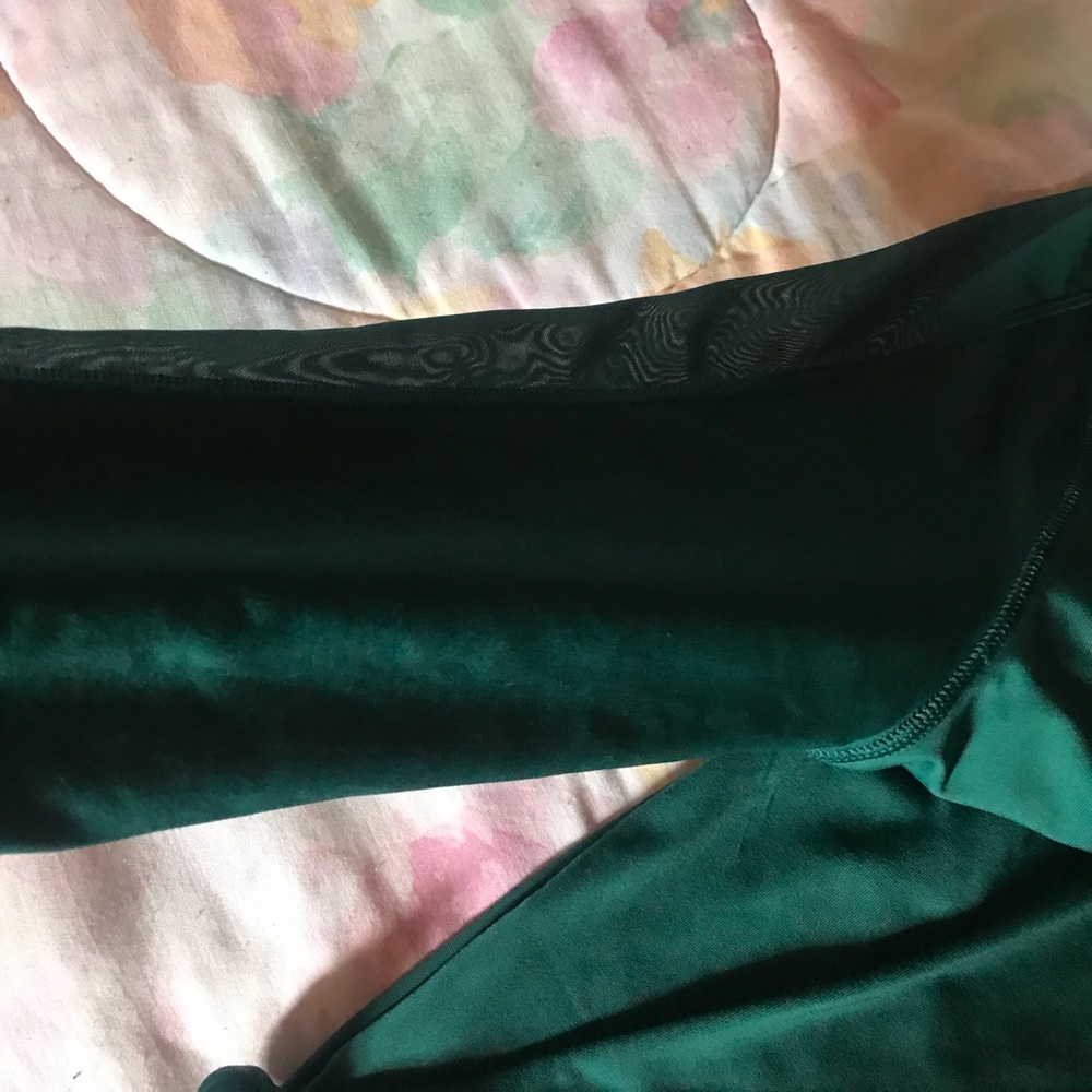 Victoria Secret workout top - Picture 3 of 8